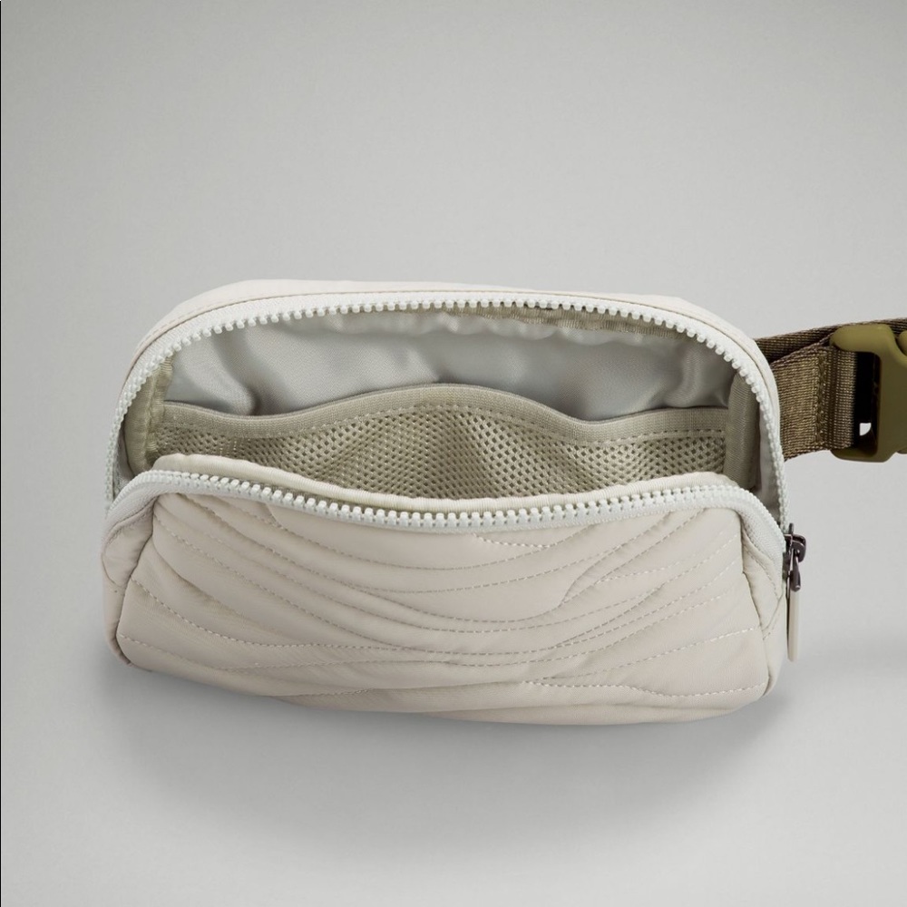 Lululemon Limited Edition Quilted Puffy Everywhere Belt Bag - Picture 6 of 14
